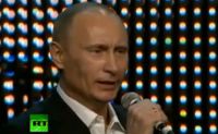 Путин поет 'Blueberry Hill' и играет на рояле